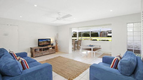 Ashwood 100 Meters To Beach, Shops, Cafes Accom Holidays - Tweed Heads Accommodation 3