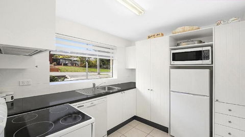 Ashwood 100 Meters To Beach, Shops, Cafes Accom Holidays - Tweed Heads Accommodation 4