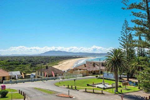 Astor Apartment 2 - Bring Your Own Linen - Tweed Heads Accommodation 2