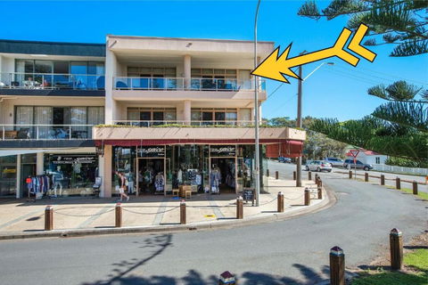 Astor Apartment 2 - Bring Your Own Linen - Tweed Heads Accommodation 1
