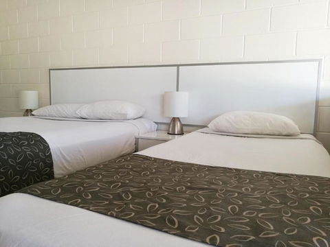 Augathella Motel & Caravan Park - Tweed Heads Accommodation 4