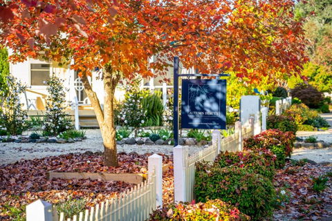 Autumn Beauty - Mountain View Cottage 3 - Tweed Heads Accommodation 1