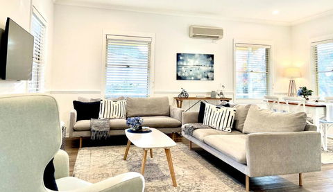 Autumn Beauty - Mountain View Cottage 3 - Tweed Heads Accommodation 4