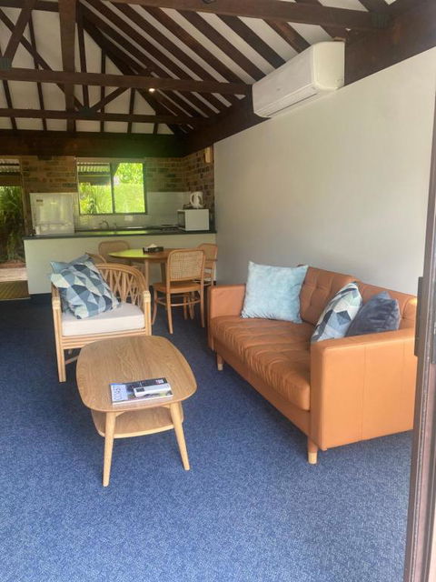 Avoca Beach Hotel - Tweed Heads Accommodation 4