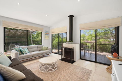 Avoca Beach Living - Tweed Heads Accommodation 3