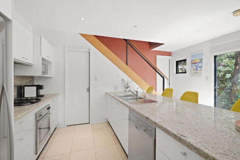 Avoca Beach Living - Tweed Heads Accommodation 4