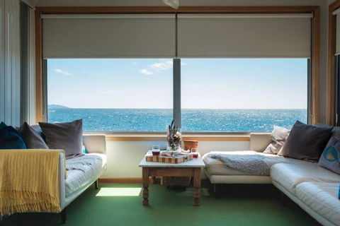 Awesome Beach House Bicheno - Tweed Heads Accommodation 0