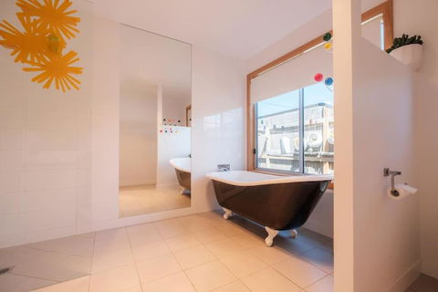 Awesome Beach House Bicheno - Tweed Heads Accommodation 4