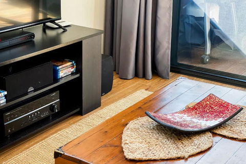 Architecturally Designed Nature Lovers Delight - Tweed Heads Accommodation 3