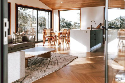 B E R T I E - Central Bicheno - Tweed Heads Accommodation 0