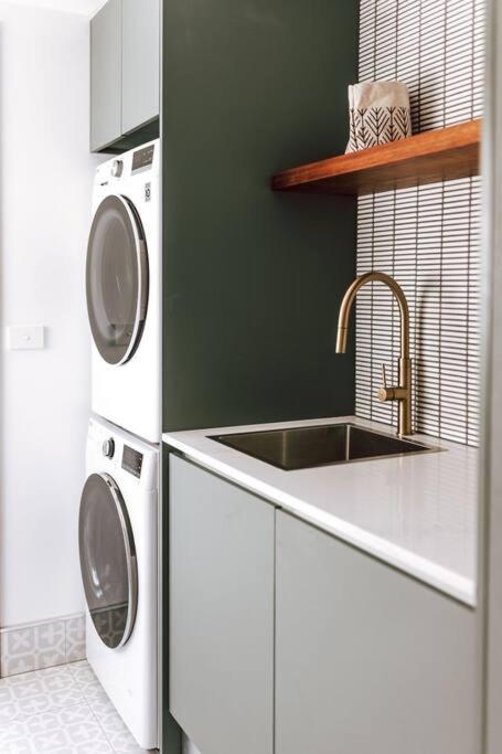 B E R T I E - Central Bicheno - Tweed Heads Accommodation 3