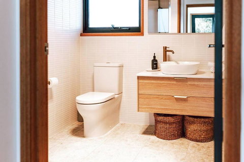 B E R T I E - Central Bicheno - Tweed Heads Accommodation 4