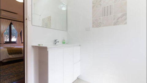 B4 Crawley Apartment 1 BRM & Sleepout Near UWA - Tweed Heads Accommodation 3