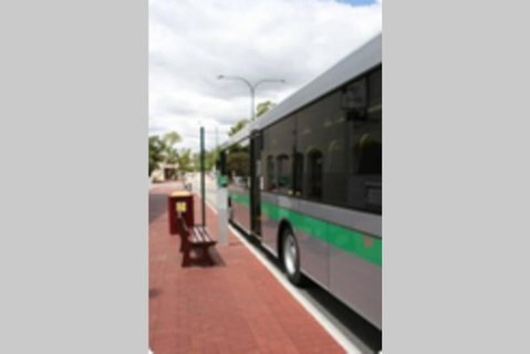 B8 Crawley Apartment 1 BRM & Sleepout Near UWA - Tweed Heads Accommodation 1