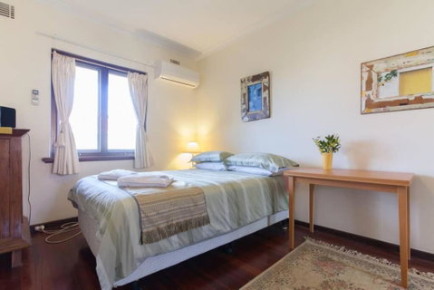 B8 Crawley Apartment 1 BRM & Sleepout Near UWA - Tweed Heads Accommodation 3