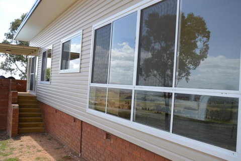 BATHURST GOLDFIELDS RESIDENCE On MOUNT PANORAMA - Tweed Heads Accommodation 3