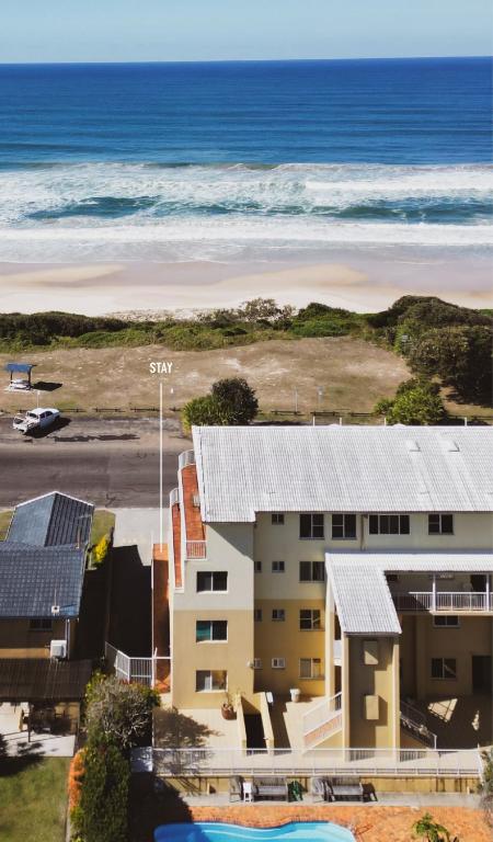 BAY PROPERTIES . Ocean Sounds - Tweed Heads Accommodation 3