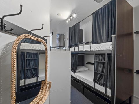 AZZURRO POD HOTEL - Central Sydney - Tweed Heads Accommodation 4