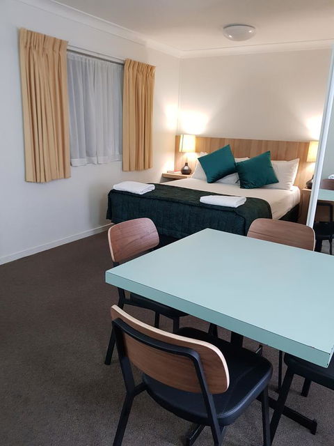 Southport Motel & Apartments - Tweed Heads Accommodation 5