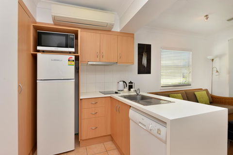 Port Douglas Apartments - Adults Only Oasis - Tweed Heads Accommodation 8