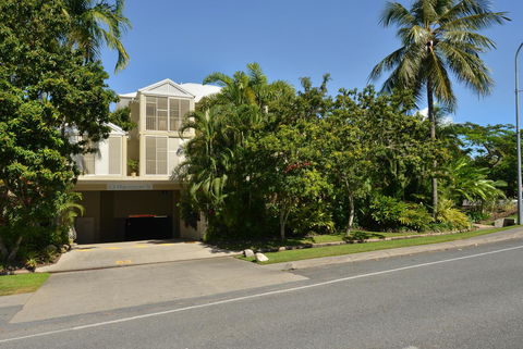 Port Douglas Apartments - Adults Only Oasis - Tweed Heads Accommodation 28