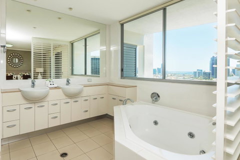 Trilogy Surfers Paradise - Tweed Heads Accommodation 25