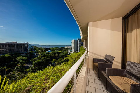 Hilton Cairns - Tweed Heads Accommodation 27