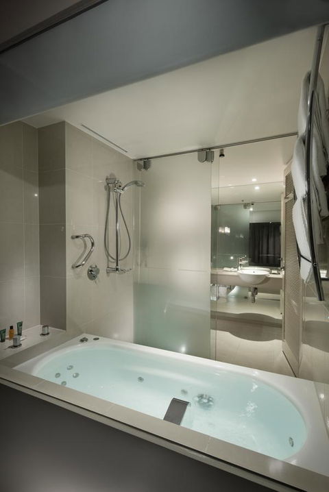 Hilton Cairns - Tweed Heads Accommodation 4