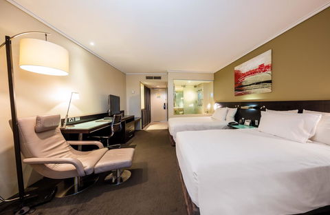 Hilton Cairns - Tweed Heads Accommodation 11