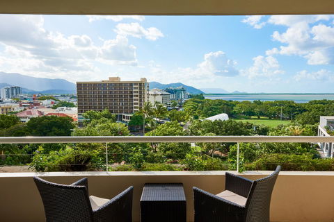 Hilton Cairns - Tweed Heads Accommodation 12