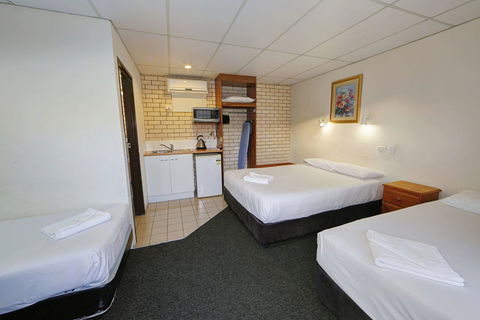 Chalet Motor Inn - Tweed Heads Accommodation 17