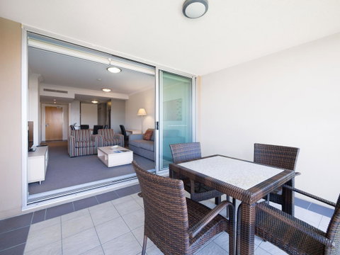 Oaks Brisbane Mews Suites - Tweed Heads Accommodation 8
