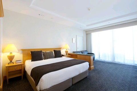 Deluxe King Room In Gold Tower - Tweed Heads Accommodation 3