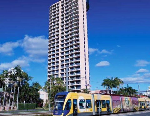 Deluxe King Room In Gold Tower - Tweed Heads Accommodation 11