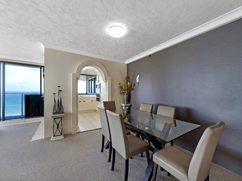 Surf 150 - Tweed Heads Accommodation 10