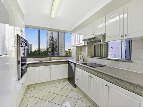Surf 150 - Tweed Heads Accommodation 40