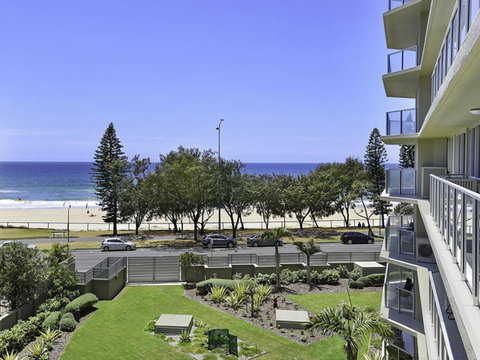Surf 150 - Tweed Heads Accommodation 38