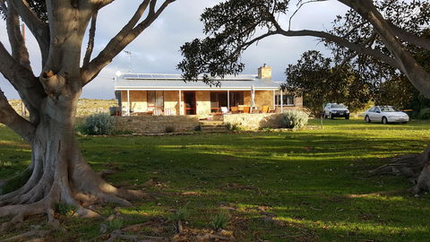 Ratcliff Cottage - Tweed Heads Accommodation 1