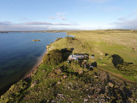 Ratcliff Cottage - Tweed Heads Accommodation 0