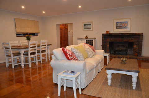 Ratcliff Cottage - Tweed Heads Accommodation 10