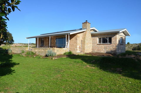 Ratcliff Cottage - Tweed Heads Accommodation 7