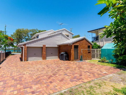Island Homestay - Tweed Heads Accommodation 13