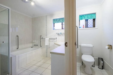 Keith\'s Place, 1 Of The 3 Most Popular Units On Bribie - Tweed Heads Accommodation 17