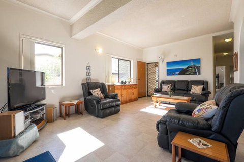 Keith\'s Place, 1 Of The 3 Most Popular Units On Bribie - Tweed Heads Accommodation 12