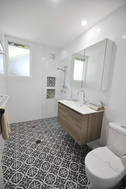Retro Beach Flat - Tweed Heads Accommodation 6