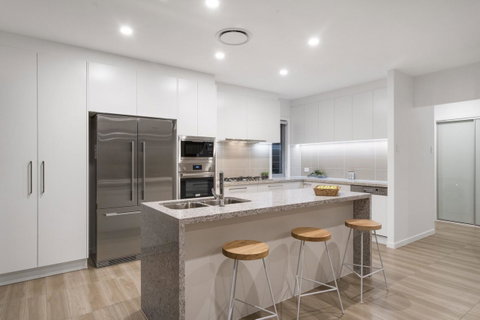 Luxury Canal Front Holiday House - Tweed Heads Accommodation 6