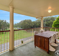 Immaculate Spacious Second Floor Unit Overlooking Pristine Parklands - Tweed Heads Accommodation
