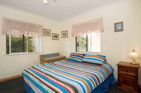 Lowset, Pet Friendly Cottage - Sunset Ave, Bongaree - Tweed Heads Accommodation 15