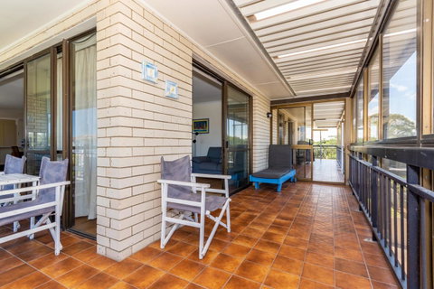 Spacious Unit Overlooking Moreton Bay - Boyd St, Woorim - Tweed Heads Accommodation 12