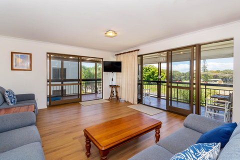 Spacious Unit Overlooking Moreton Bay - Boyd St, Woorim - Tweed Heads Accommodation 11